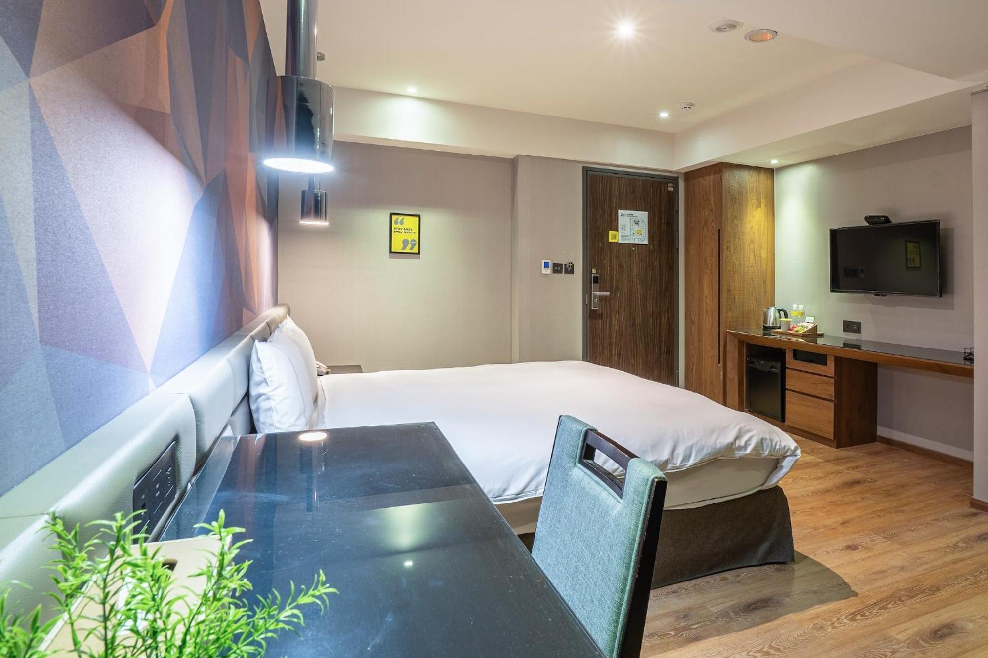 Check Inn Taichung Wenxin Zhongqing Zewnętrze zdjęcie