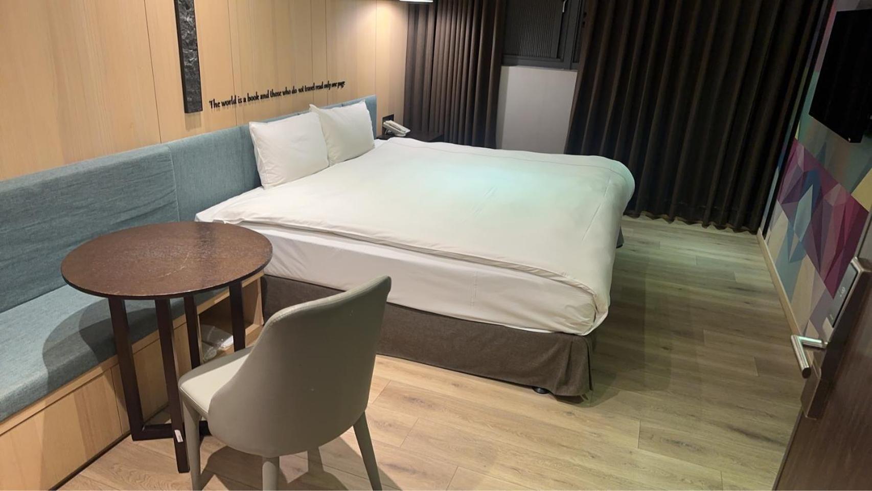 Check Inn Taichung Wenxin Zhongqing Zewnętrze zdjęcie